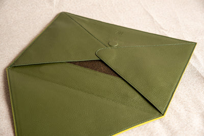 The Sleeve — Verso