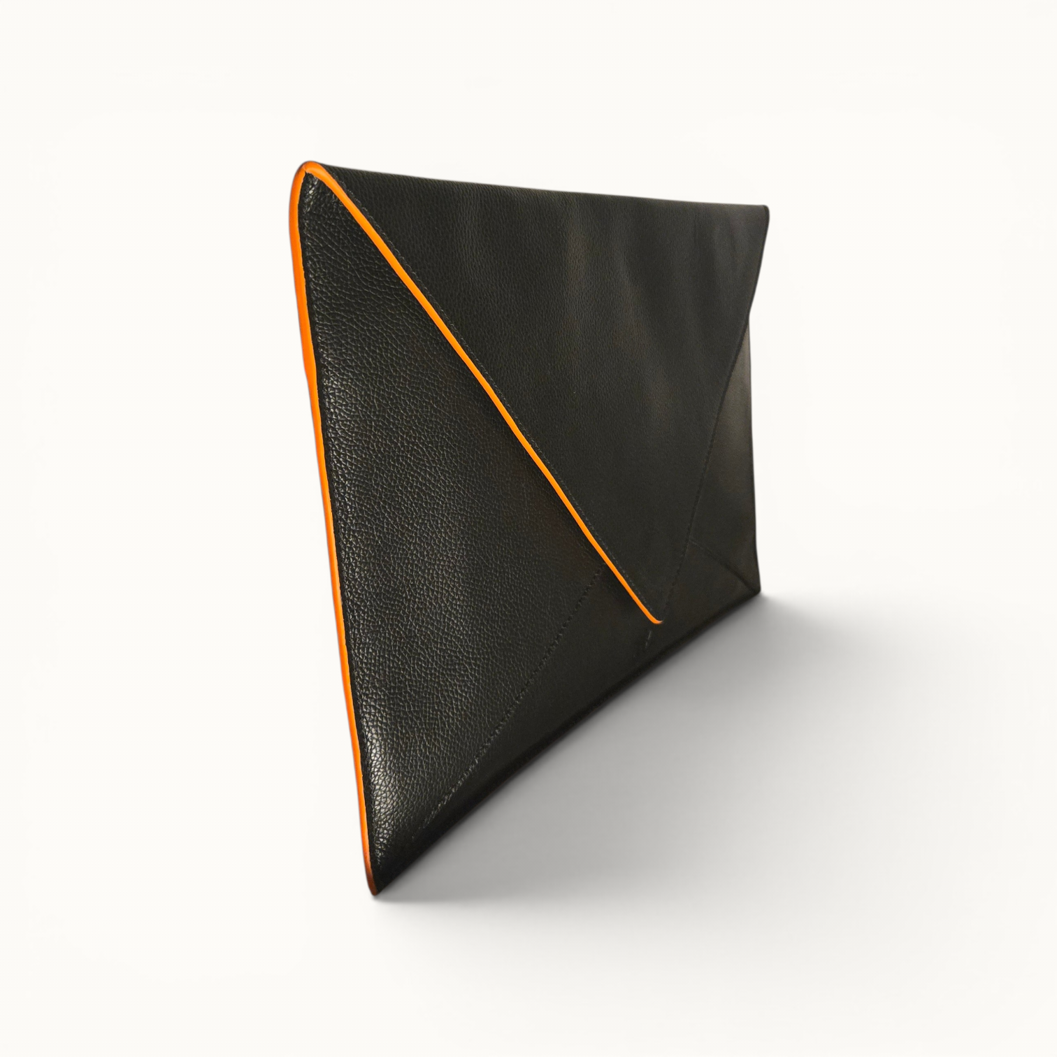 noir-orange-side